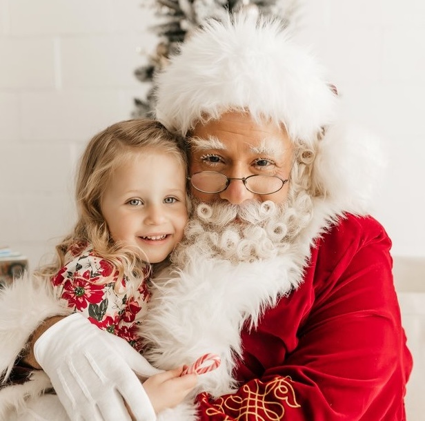 Santa Albert — professional real-bearded Santa Claus serving the San Francisco Bay Area.